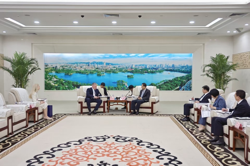 劉強會見白俄羅斯維捷布斯克市執行委員會主席格羅耶夫·阿列克謝